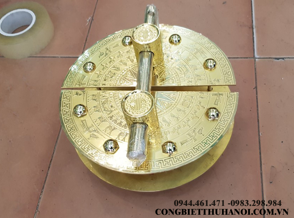 Trống đồng cổng gỗ, cửa gỗ